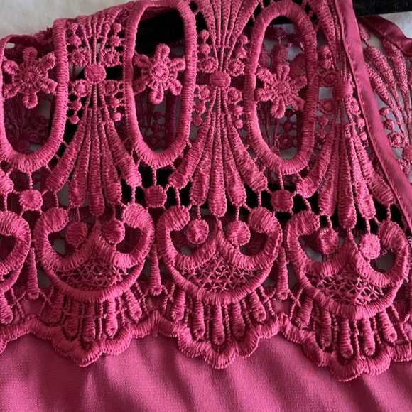 Express Silky blouse with crochet lace detail. - Picture 4 of 8